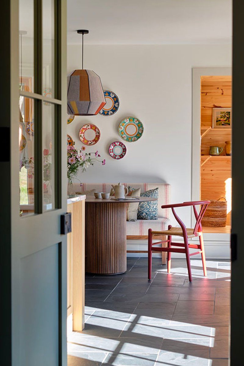 cocondedeco's tweet photo. Une maison de campagne alliant le rustique et la modernité - faites le plein d'idées à copier par ici: https://t.co/E1v9LND4CL 
#décoration #maisondecampagne #rustique https://t.co/BAdbSqmNbC
