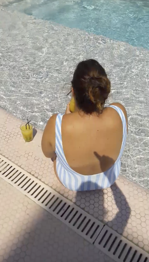 TeatrosCanal's tweet photo. ✒‘Cercanías’ de María Sánchez, que en sus proyectos reflexiona sobre las relaciones personales. Se encuentra dentro de la iniciativa #CanalPerformance, desarrollada por La Juan Gallery de Madrid.
📆 16 marzo
💎Sala de Cristal
➡https://t.co/wm6WBLHp98
#MadridesCultura https://t.co/uvIpu0mKJt