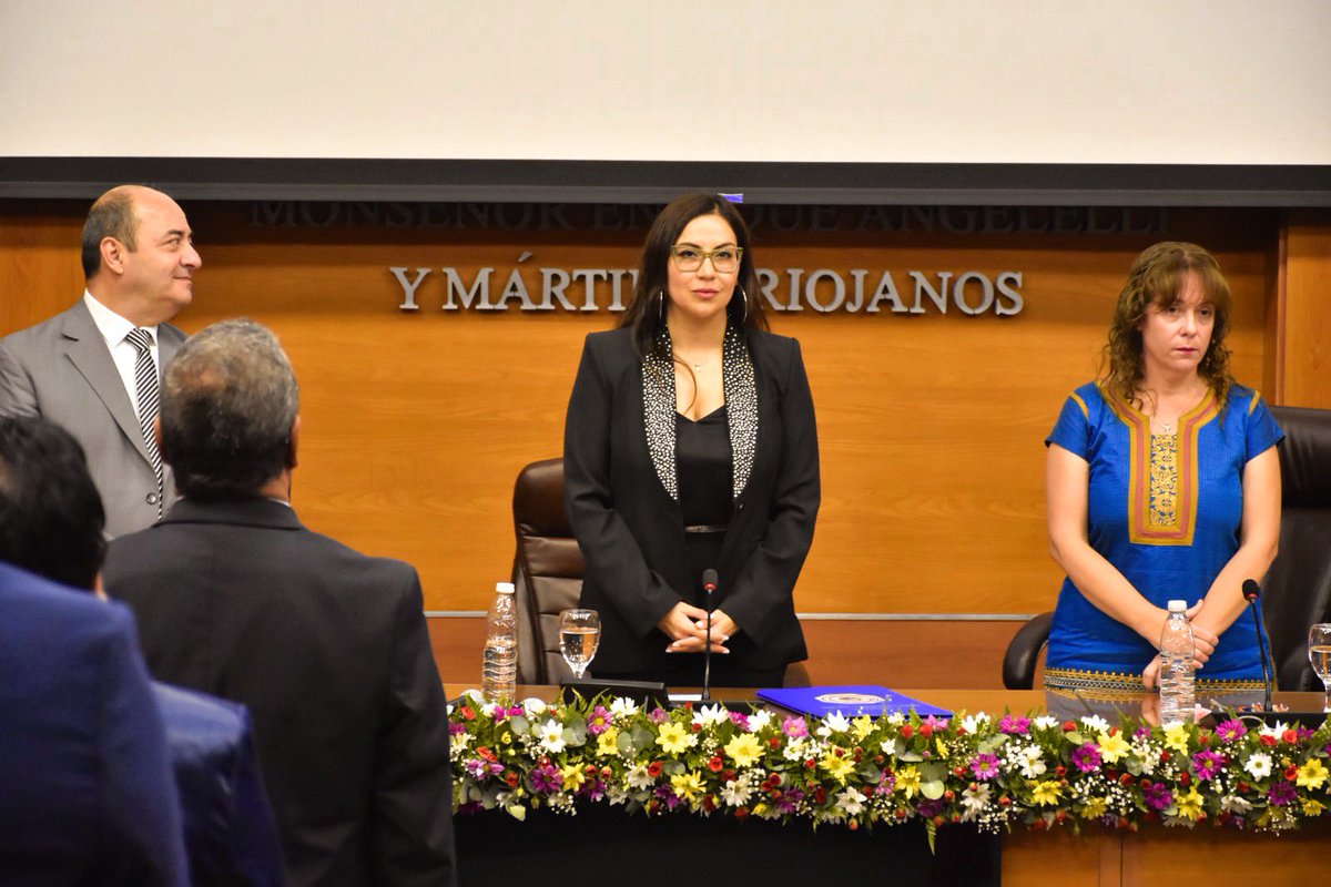 GabyAssisi's tweet photo. Hoy, durante la apertura del año judicial, presentamos el anuario de acciones 2023 y el plan de gestión 2024.
Tenemos la misión de transformar a la actual Función Judicial de nuestra provincia en un servicio real, cercano, accesible y eficiente.
#NuevaJusticia https://t.co/fNRVoCIcHo