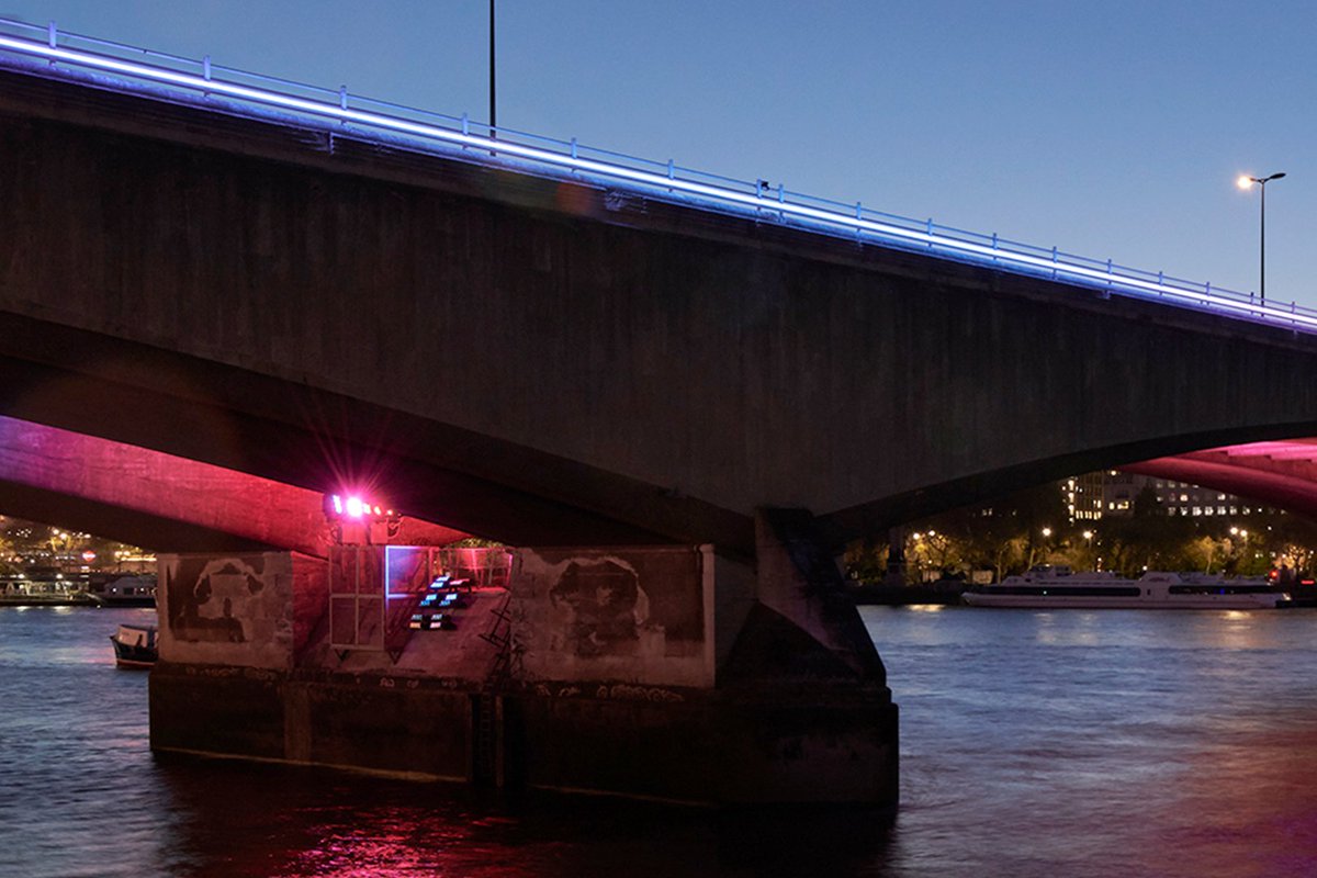 These before and after photos reveal the creative transformation of the #IlluminatedRiver artwork on London’s Waterloo Bridge. Designed by American artist Leo Villareal with @lds_architects, the artwork extends across the bridge in a captivating line of moving light.