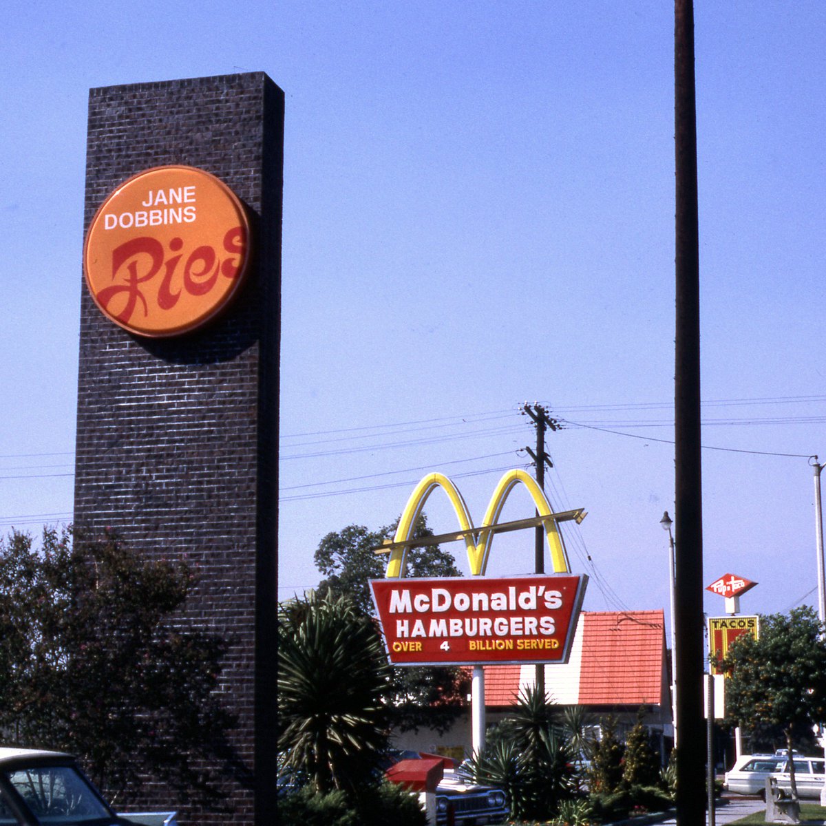 Happy #PiDay! In 1968, Ray Kroc of McDonalds started a pie shop and named it after his wife, Jane Dobbins Pies. #Unimark International proposed graphics which are preserved in these 35mm slides. #DesignArchives #mmmmPie More: tinyurl.com/3hnm2kmw