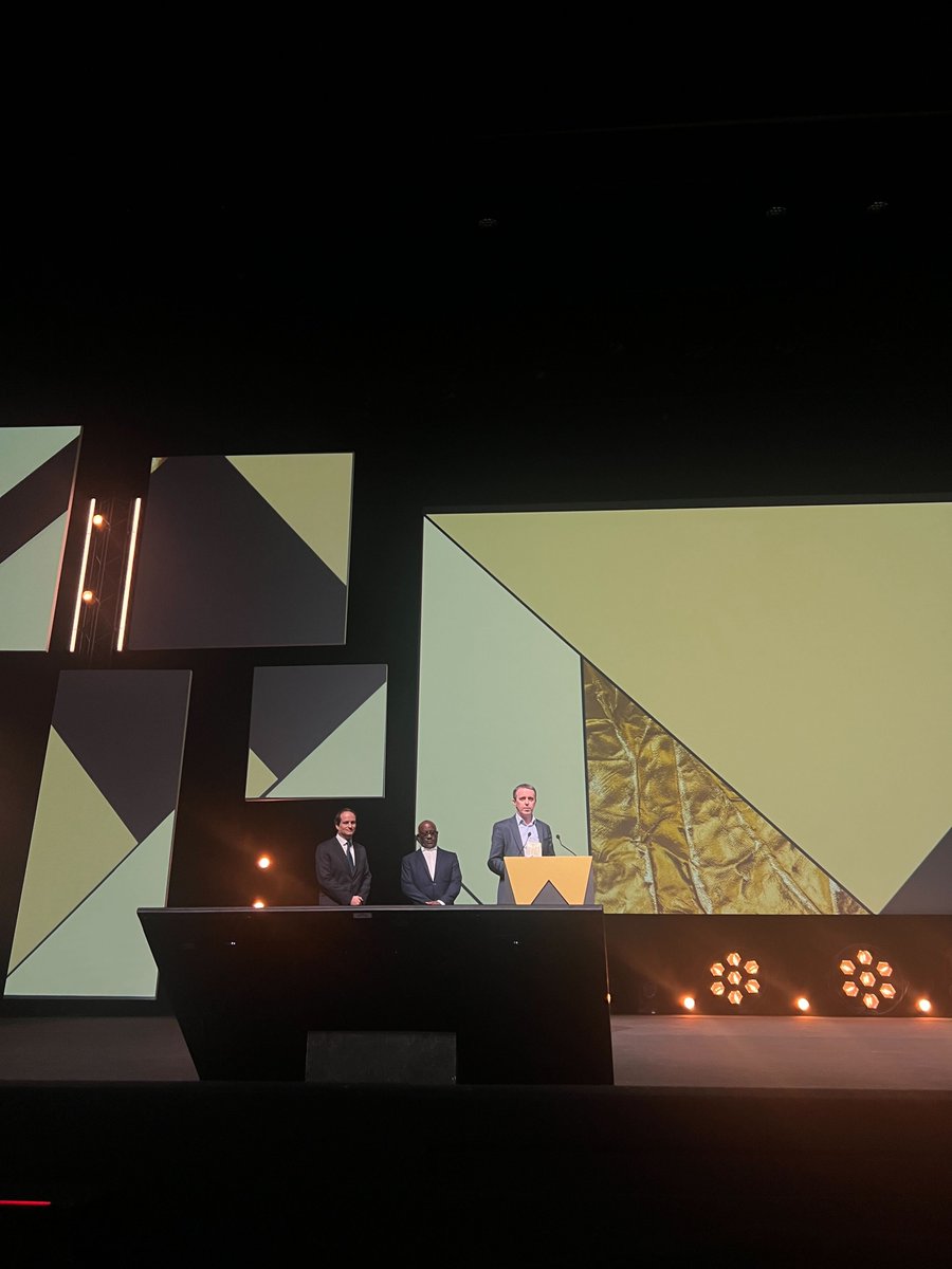MIPIMWorld's tweet photo. The winner of the Best New Mega Development category is: The Ellinikon Commercial Hub
Architects: @Aedas
Developer: @Lamda_Dev https://t.co/XvQKhQoP35