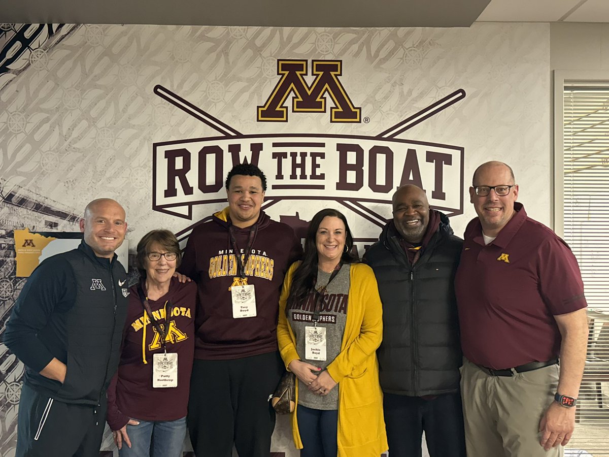 Wow!! After an amazing visit to @GopherFootball and talk with @Coach_Fleck I am extremely blessed to receive an offer from the University of Minnesota〽️‼️Thank you @Callybrian #RTB #SkiUMah @SaberFootball16 @CoachBetton44 ‼️ @AllenTrieu