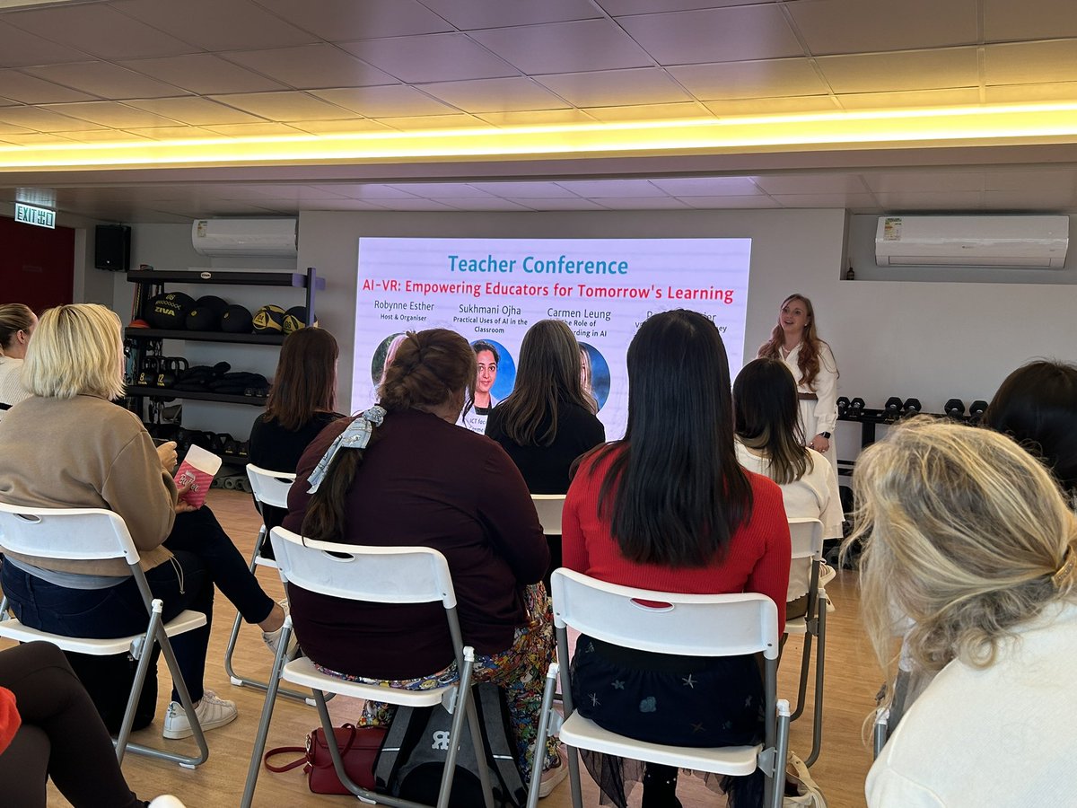 UoSPGCEEYT's tweet photo. On Wednesday evening the team attended a teacher conference with speakers that included our very own PPT Robynne Esther and UoS PGCE alumnus Sukhmani, sharing their experiences with AI and VR. Amazing to be part of such a fabulous community #distancenotdistant https://t.co/HhAvdwuF84