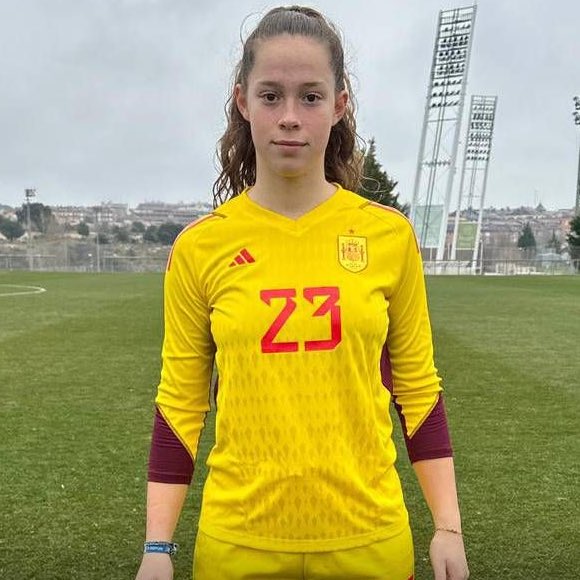 🔥 A un paso do Campionato!! 🧤 Antía Veiga, porteira do @RCDeportivoFem e da Selección Galega, xógase este venres ante Bélxica o Torneo de Desenvolvemento da UEFA coa @SEFutbolFem sub 16 💙 Sorte, Antía!! #ADNFutgal