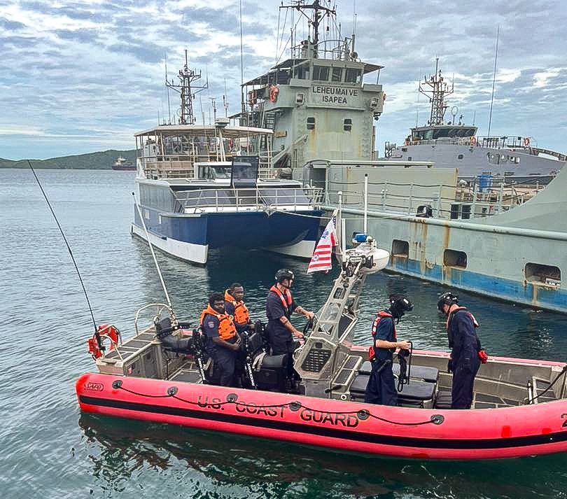 Today, PNG shipriders boarded the Coast Guard Cutter Harriet Lane to collaborate with the United States to enforce PNG maritime law. Safe journeys!