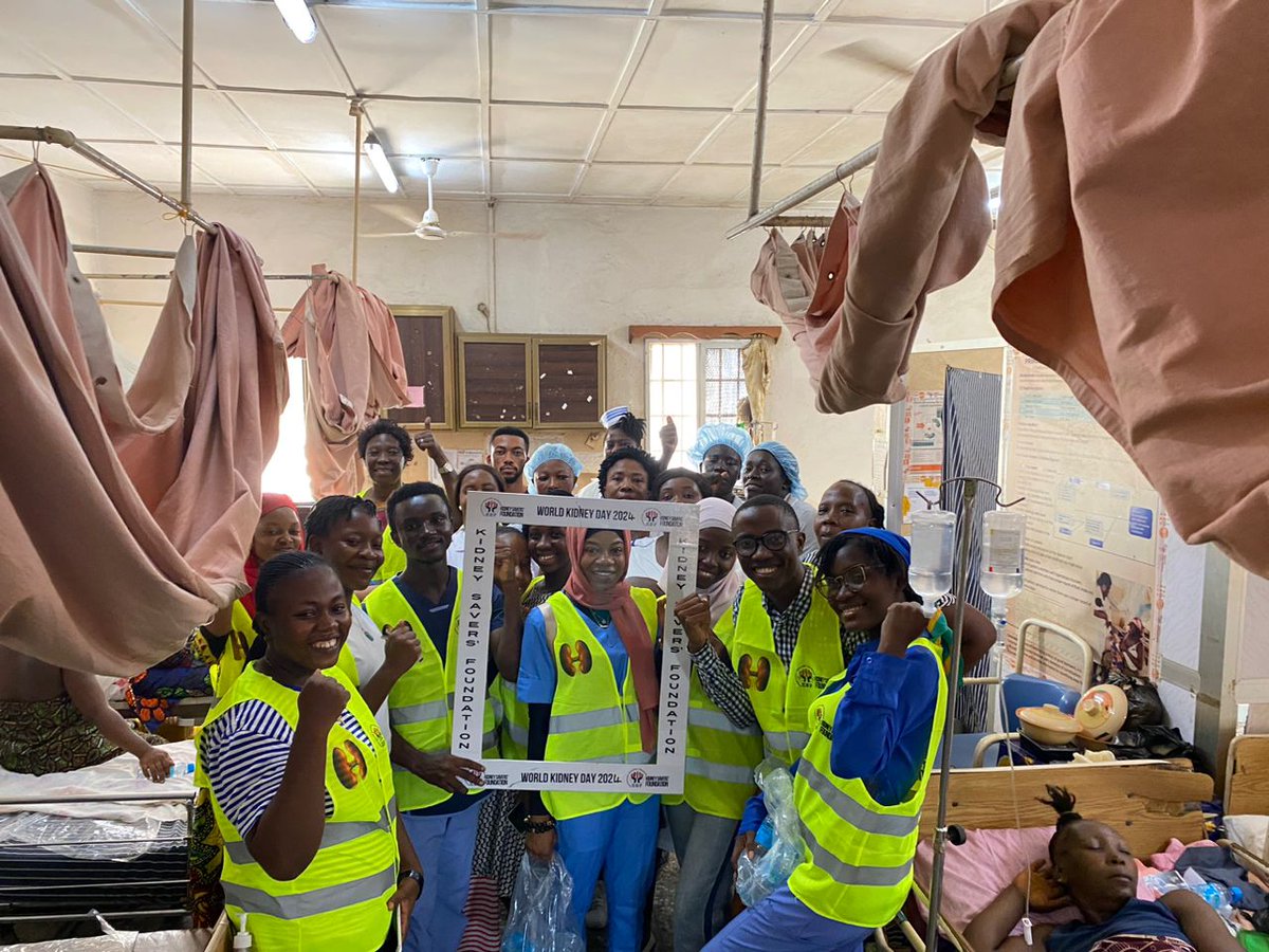 KidneySavers's tweet photo. #WorldKidneyDay2024, Commemoration.

Kidney Health for All – Advancing Equitable Access to Care and Optimal Medication Practice. 

WKD'24 awareness raising at the Princess Christian Maternity Hospital in Sierra Leone. 

#ShowYourKidneys 
#kidneyhealthforall 
#KidneySavers https://t.co/cO7di8tqb3