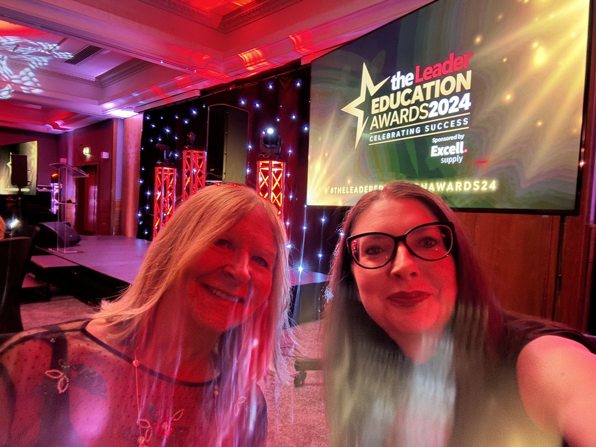 Very proud to present an award sponsored by <a href="/TuteEducation/">Tute Education</a>  at the Leader Education Awards tonight. So many amazing educationalist doing amazing things every day, working with wonderful pupils in fantastic settings. 

#tleducation24 #proud #education