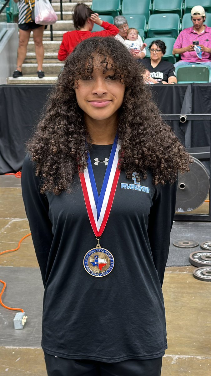 🗣️1st place
🗣️Bench Press record holder 
🗣️Deadlift record holder