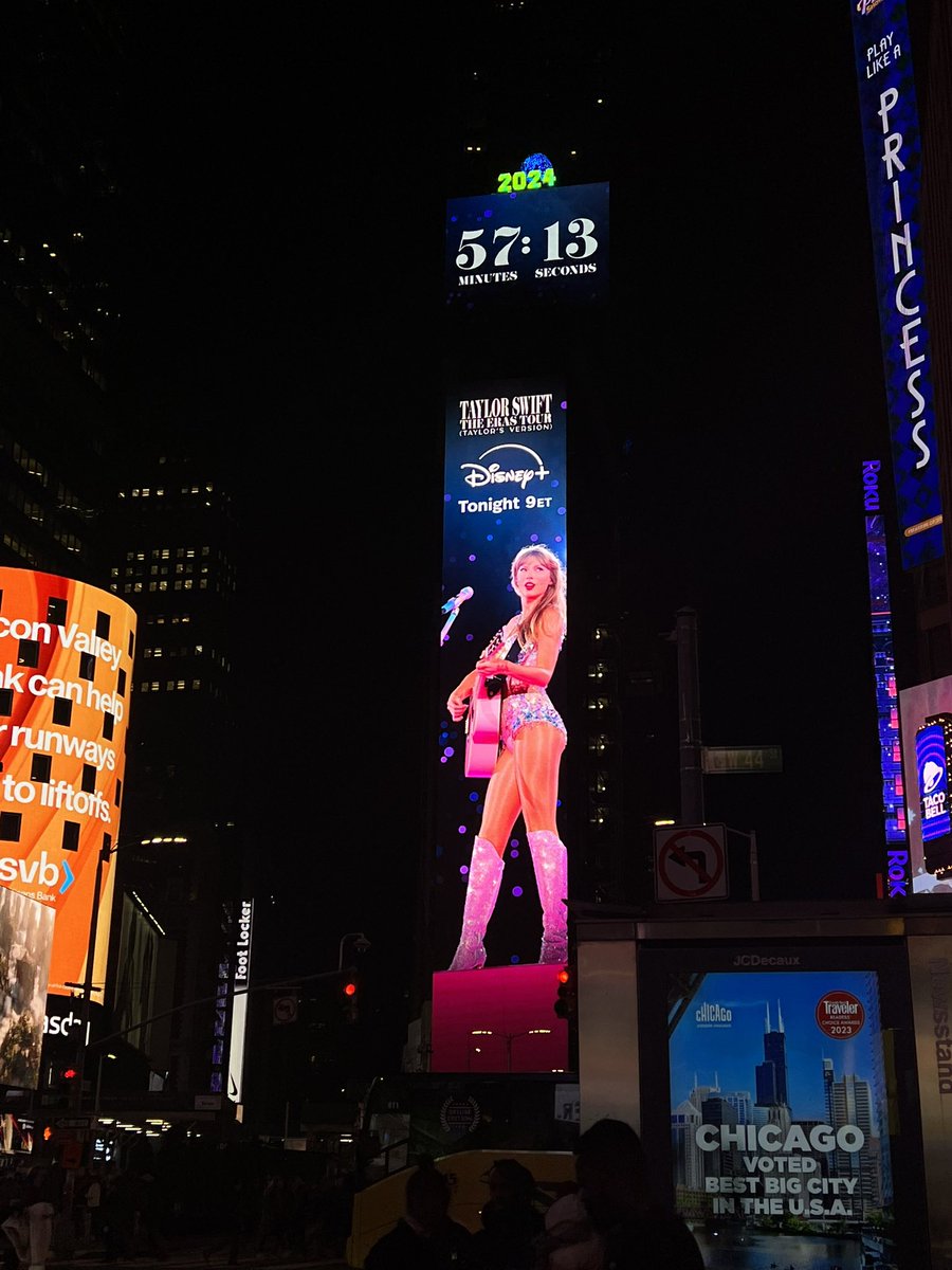 PixieSwift73's tweet photo. TIMES SQUARE IS ALL TAYLOR!
This night is ✨ SPARKLING ✨

#TSTheErasTourTaylorsVersion @DisneyPlus @taylornation13 https://t.co/gdK36OXMNI