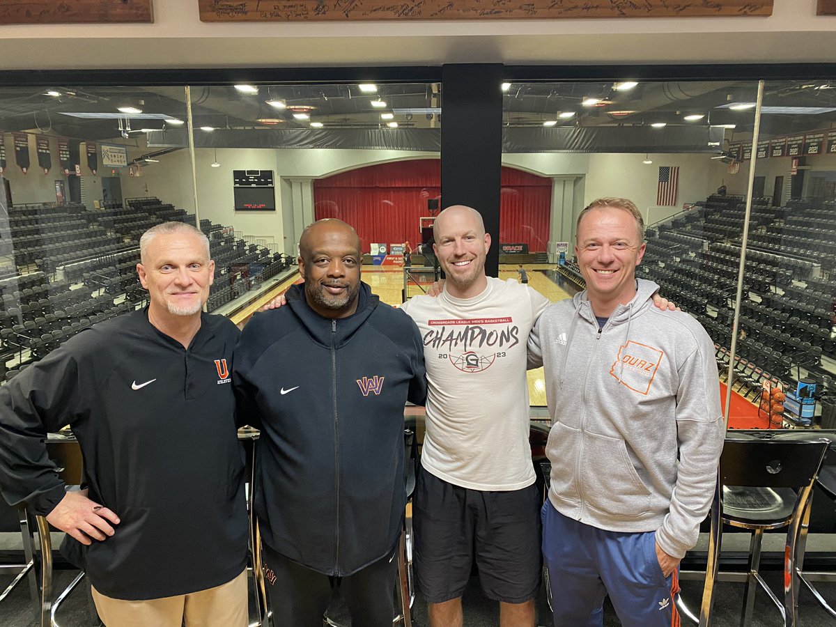The <a href="/NAIA/">NAIA</a> Opening Round MBB championship Winona Lake, IN Bracket! Great group of head coaches! All the best to @TimCurry_Union Coach McFarland @CoachKeeleyOUAZ <a href="/CoachScottMoore/">Scott Moore</a> this weekend!