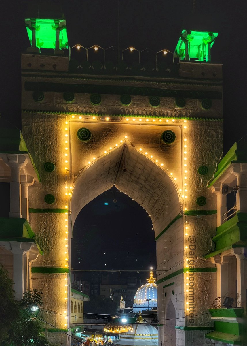 Raah Mein jab Bhi Koi Mushkil Maqaam Aata Hai, Na-jane Kyun-Lab Pe KHWAJA Tera Naam Aata Hai..
Jumma mubarak 

#jummahmubarak #AjmerSharif #dargahcommitteeajmer #ajmersharifdargah #prayer #islam #RamadanMubarak #Ramadan