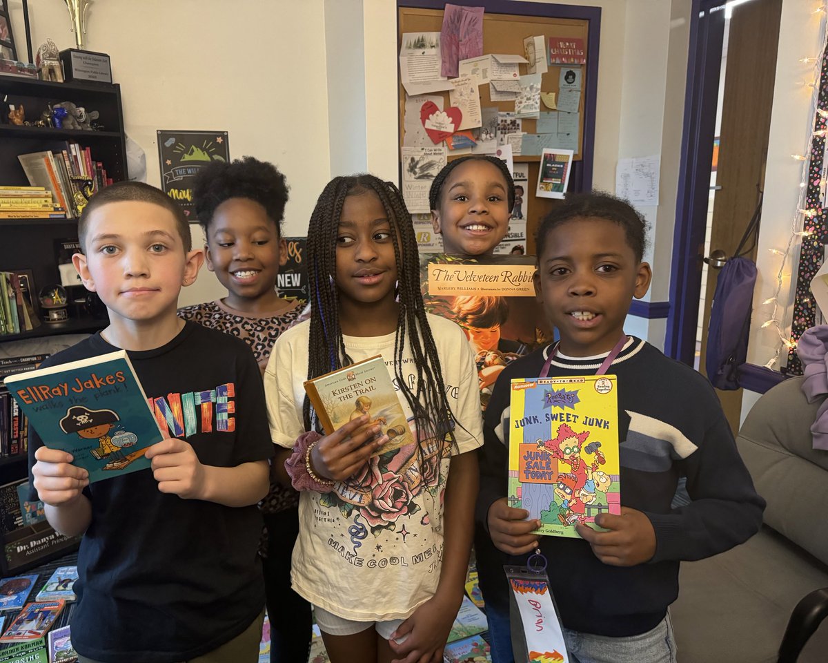 Danya Tiara Woods, Ed.D. (@letsgodrwoods) on Twitter photo Thank you <a href="/blue_coats/">Delaware Blue Coats</a> for your donation of books to our school for our 3-5th grade students. #Ilovereadingmonth Thank you <a href="/blue_coats/">Delaware Blue Coats</a> for your donation of books to our school for our 3-5th grade students. #Ilovereadingmonth