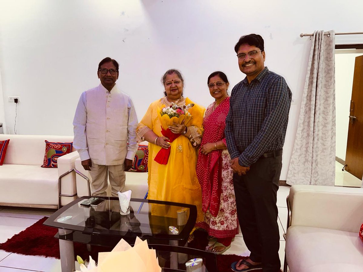 Yesterday evening a stalwart of PWD 11 year EinC and HOD  and now 3 term MLA Hon'ble T Ram visited us at PWD HOD  Residence alongwith his affectionate wife. They got nostalgic and we overwhelmed by their gracious visit.