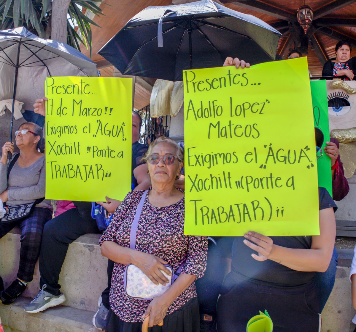 RayAcosta's tweet photo. Dos años de silencio y negligencia. Es hora de que Xóchitl Flores rinda cuentas a los ciudadanos de #Chimalhuacán. #XóchitlFloresNoCumple https://t.co/oa7L9BAzro