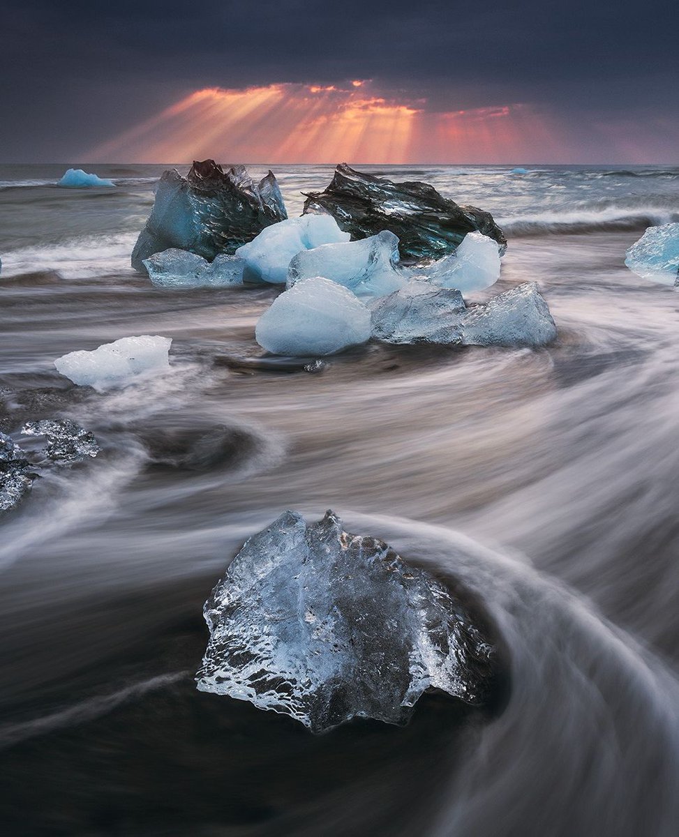 guidetoiceland tweet picture