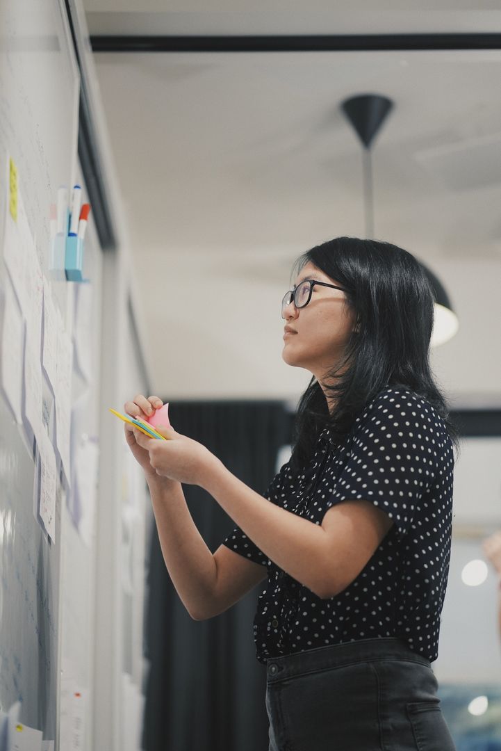 WatsonBuckle's tweet photo. Are you finding it hard to pick the right name for your #business? Here is an expert guide from @guardian ⬇️

https://t.co/OdZPGRStKT

#SME #Entrepreneur https://t.co/3l9ej8L4P1