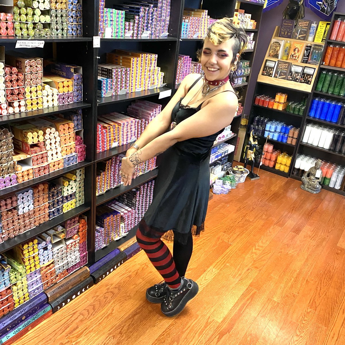 aromagregory's tweet image. 🌿💼 Meet Hannah-George from the aromaG's team! They're all set to craft some potent money mojo bags and sort out our latest magical herb arrivals. Don't forget to drop a hello when you spot them! #aromaGBotanica #MeetTheTeam #MagicInProgress #aromaGs #magic #mojo #MoneyMagic💫👋