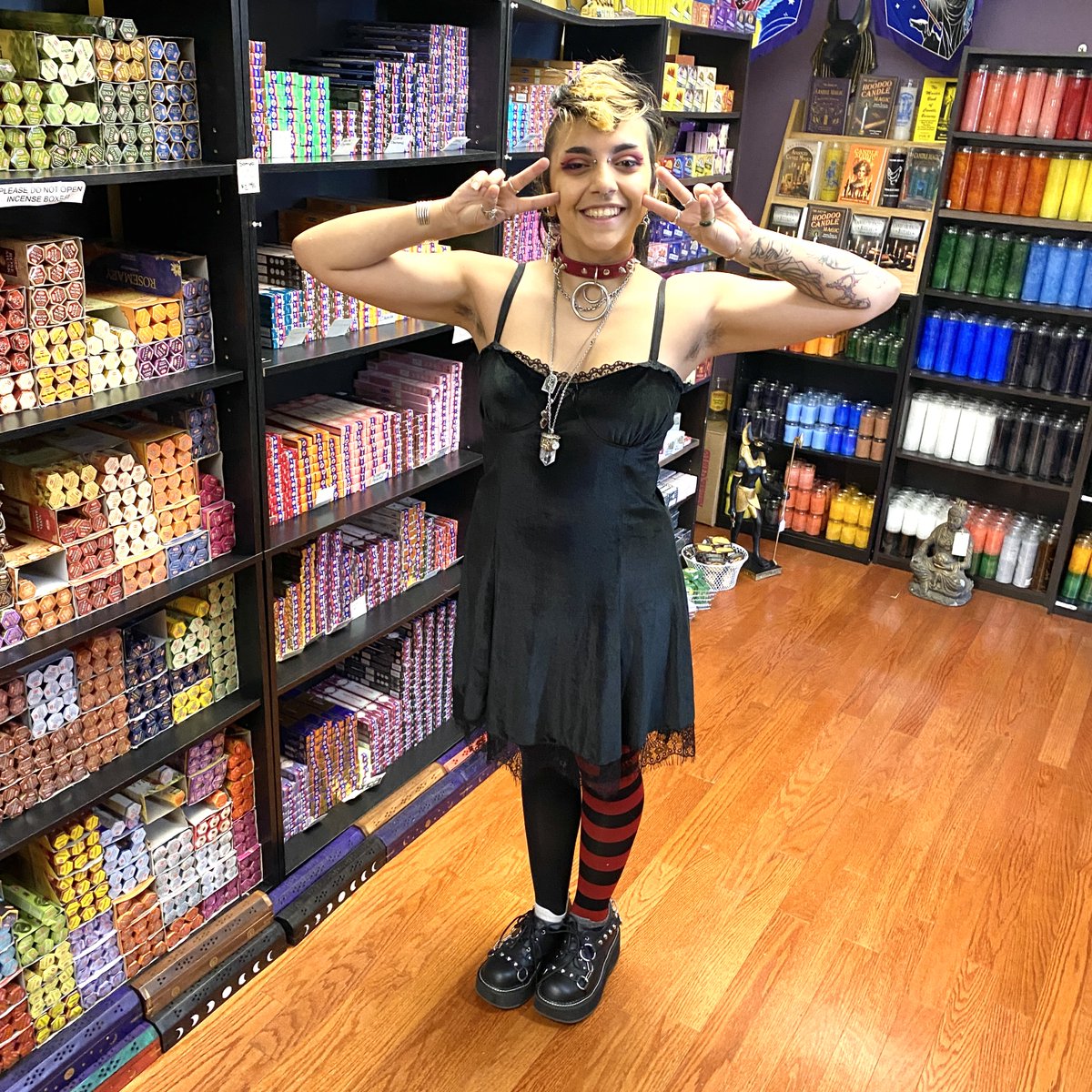 aromagregory's tweet image. 🌿💼 Meet Hannah-George from the aromaG's team! They're all set to craft some potent money mojo bags and sort out our latest magical herb arrivals. Don't forget to drop a hello when you spot them! #aromaGBotanica #MeetTheTeam #MagicInProgress #aromaGs #magic #mojo #MoneyMagic💫👋