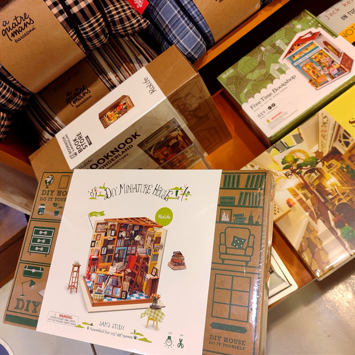 laietana's tweet photo. 💡Us agradaria construir la vostra pròpia llibreria en miniatura?
📚 A #LaiePauClaris ja trobareu aquesta meravella de #Diy Miniature Houses
🏠 I no només podeu muntar una llibreria... Veniu i descobriu-ho!
#LaieLlibreriaCafè #LaieCulturaResponsable #rolife #tinybookstore https://t.co/wBYt7XfOvn