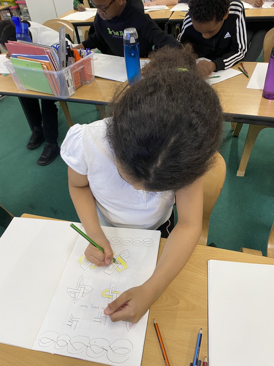 Discovery Primary School Year 4 tweet media