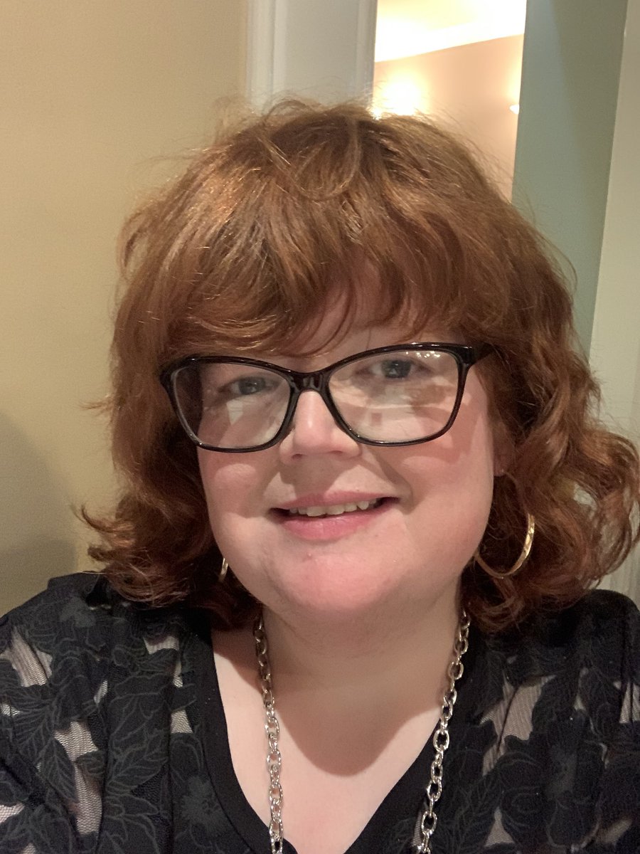hannah4webheath's tweet photo. In Tamworth for a West Midlands Labour event with @SarahEdwardsTam @ChrisBloore and some of @ReddLab x 🌹 https://t.co/i2scKLi88A