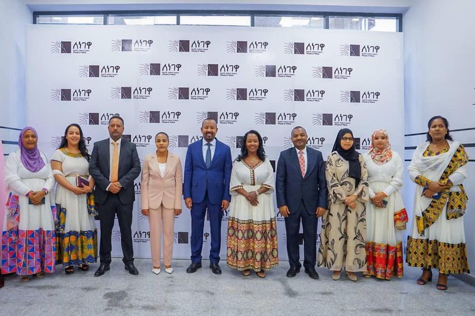 ጠቅላይ ሚኒስትር ዐቢይ አሕመድ እና ቀዳማዊት እመቤት ዝናሽ ታያቸው  'ለነገዋ' የሴቶች የተሃድሶና የክህሎት ማበልጸጊያ ማዕከልን መርቀው ሲከፍቱ  በምስል፡- #Ethiopia 🇪🇹