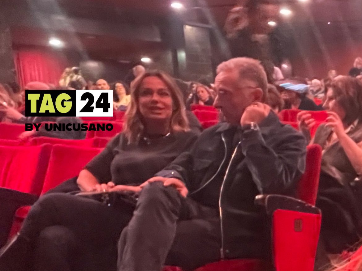 #Bonolis e #Bruganelli a vedere #StefanoDeMartino al Brancaccio