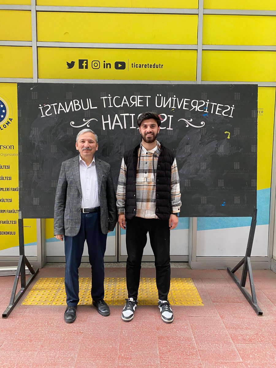 suleymandogan68's tweet photo. #İstiklal Marşı'mızın kabulünün 103. yılında milli şairimiz Mehmet Akif Ersoy'u rahmetle yad ettik. @gencdusunceicu tarafından organize edilen programda bir sunum yaptım. @ticaretedutr Rektörü Prof. Dr. @abdulhamitavsar hocamıza Sebilürreşat Dergimizin son sayısını takdim ettim. https://t.co/s8m3HasMon