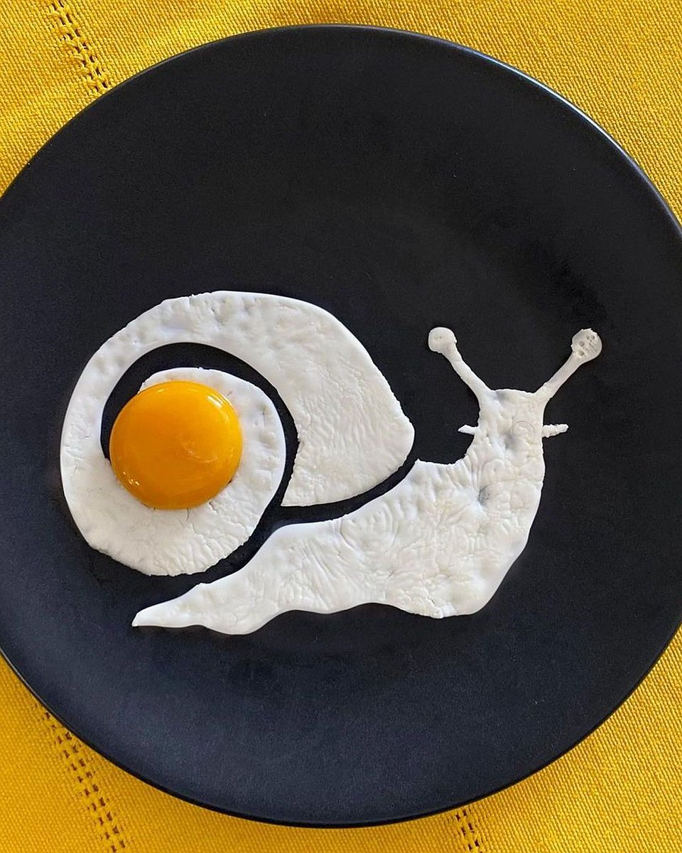 Crafting Culinary Tales with Omelettes 🍳  by the_eggshibit
#eggs #omelette #creativity #culinaryart