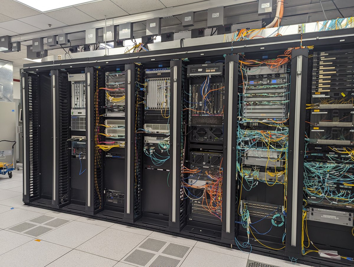 Spatial Informatics Group (SIG) (@sig_gis) on Twitter photo 🌐SIG's <a href="/dsaah/">David Saah</a> and Teal Richards-Dimitrie visited the WIFIRE lab at <a href="/SDSC_UCSD/">San Diego Supercomputer Center</a> to connect with Ilkay Altintas’ team and map out pathways for large open-source community platforms focused on wildfire and landscape resilience and tour SDSC's cutting-edge data center. #GeoAI #GIS 🌐SIG's <a href="/dsaah/">David Saah</a> and Teal Richards-Dimitrie visited the WIFIRE lab at <a href="/SDSC_UCSD/">San Diego Supercomputer Center</a> to connect with Ilkay Altintas’ team and map out pathways for large open-source community platforms focused on wildfire and landscape resilience and tour SDSC's cutting-edge data center. #GeoAI #GIS