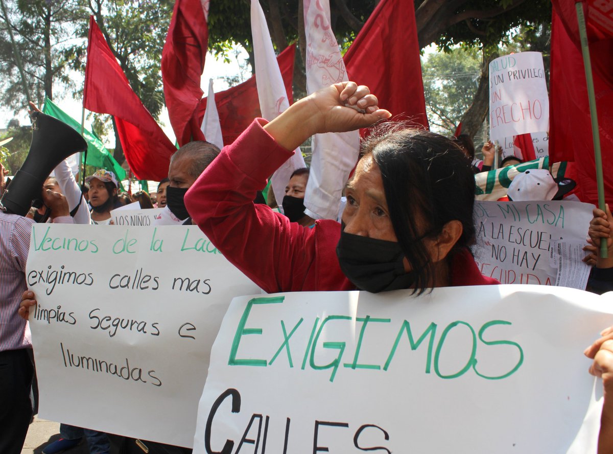 RayAcosta's tweet photo. Los habitantes organizados en #Antorcha y toda la población de #Chimalhuacán merecen ser escuchados. ¡No más excusas, Xóchitl Flores!

#XóchitlFloresNoCumple https://t.co/aAzT3dfXKY