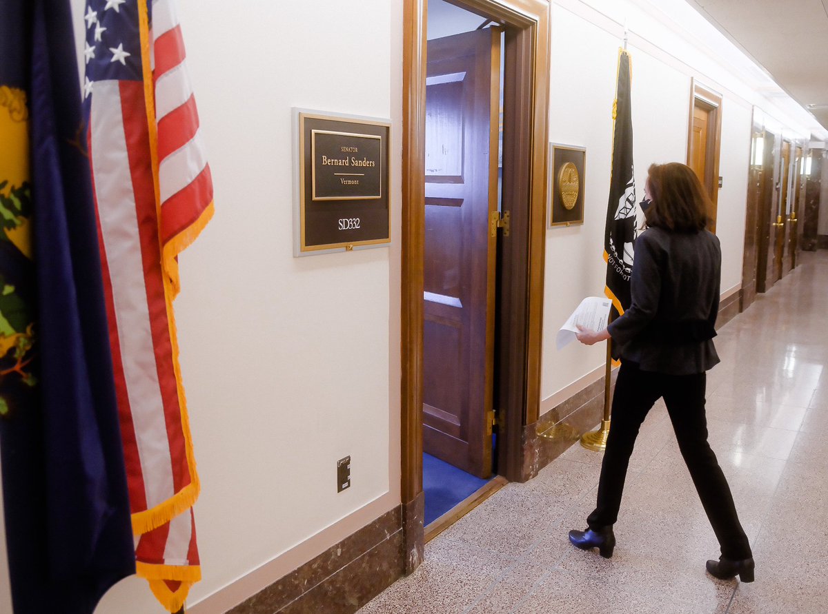 Volunteers took action today in DC 🔥 Screening “ANTIVIRALS NOW “ w/ HELP committee Senators offices 🎞️ 👀 & lobbying 11 #CureLongCovid Demands: $28B & Antivirals Now, SARS2 persistence trials/research! LCAP fights back! Support gofundme.com/f/lcap-long-co… #LongCovidAwarenessDay