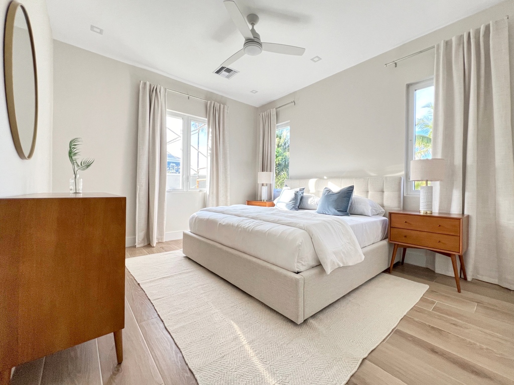 Bahamas_Realty's tweet photo. NEW RENTAL❗️
This brand-new condo is the best in its class and is conveniently located in the trendiest community of New Providence, Cable Beach.

2 BD/ 2 BTH
Listing Agent: Brian Austin
Listing Price: $6,000 Per Month

Learn more: https://t.co/bdfvDboxtG https://t.co/Mpc6GmSsxK