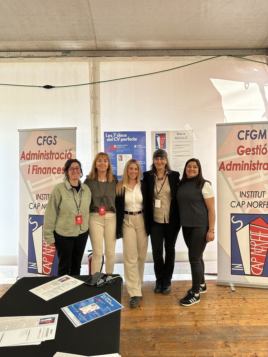 NorfeuAdm's tweet photo. Tercera jornada al IV Saló dels oficis de #Figueres #administratiunorfeuroses #capnorfeu #administració
Xerrades a càrrec de l’exalumna del CFGM de Gestió administrativa @liajensenmusic. Moltes gràcies!!! Ha estat un plaer assistir-hi 🔝
👏👏👏👏👏👏👏 https://t.co/bEKc7iCTGh