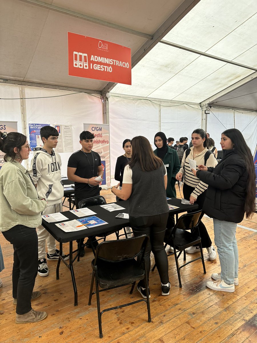 NorfeuAdm's tweet photo. Tercera jornada al IV Saló dels oficis de #Figueres #administratiunorfeuroses #capnorfeu #administració
Xerrades a càrrec de l’exalumna del CFGM de Gestió administrativa @liajensenmusic. Moltes gràcies!!! Ha estat un plaer assistir-hi 🔝
👏👏👏👏👏👏👏 https://t.co/bEKc7iCTGh