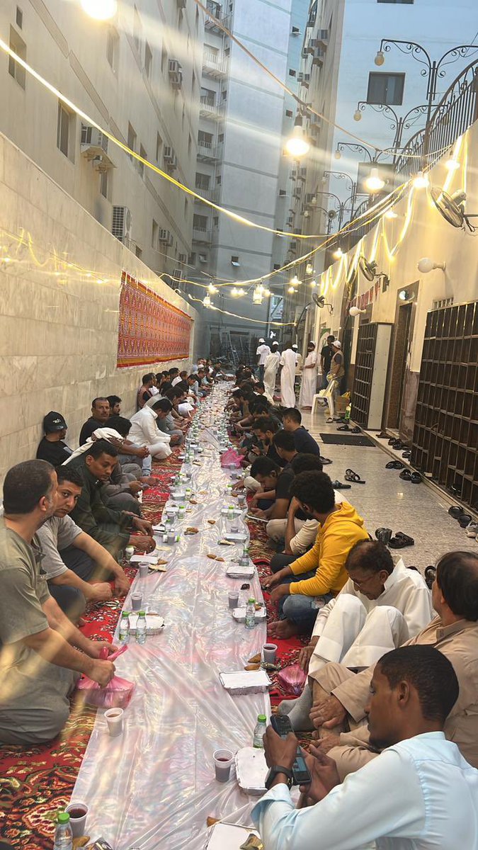 الاستاذ محمد عبد الرحيم كلنتن  المشرف علي الوقف بان الوقف سيوزع افطار صائم لهذا العام لعدد  من المساجد التي لديها افطار صائم وللأسر المستحقة في حي النزهة وحي الهنداوية كما يوزع افطار صائم في مقر الوقف عن طريق ادارة توزيع المواد الغذائيةً وسيوزع في شهر رمضان كاملا ٤٨٠٠٠ وجبة