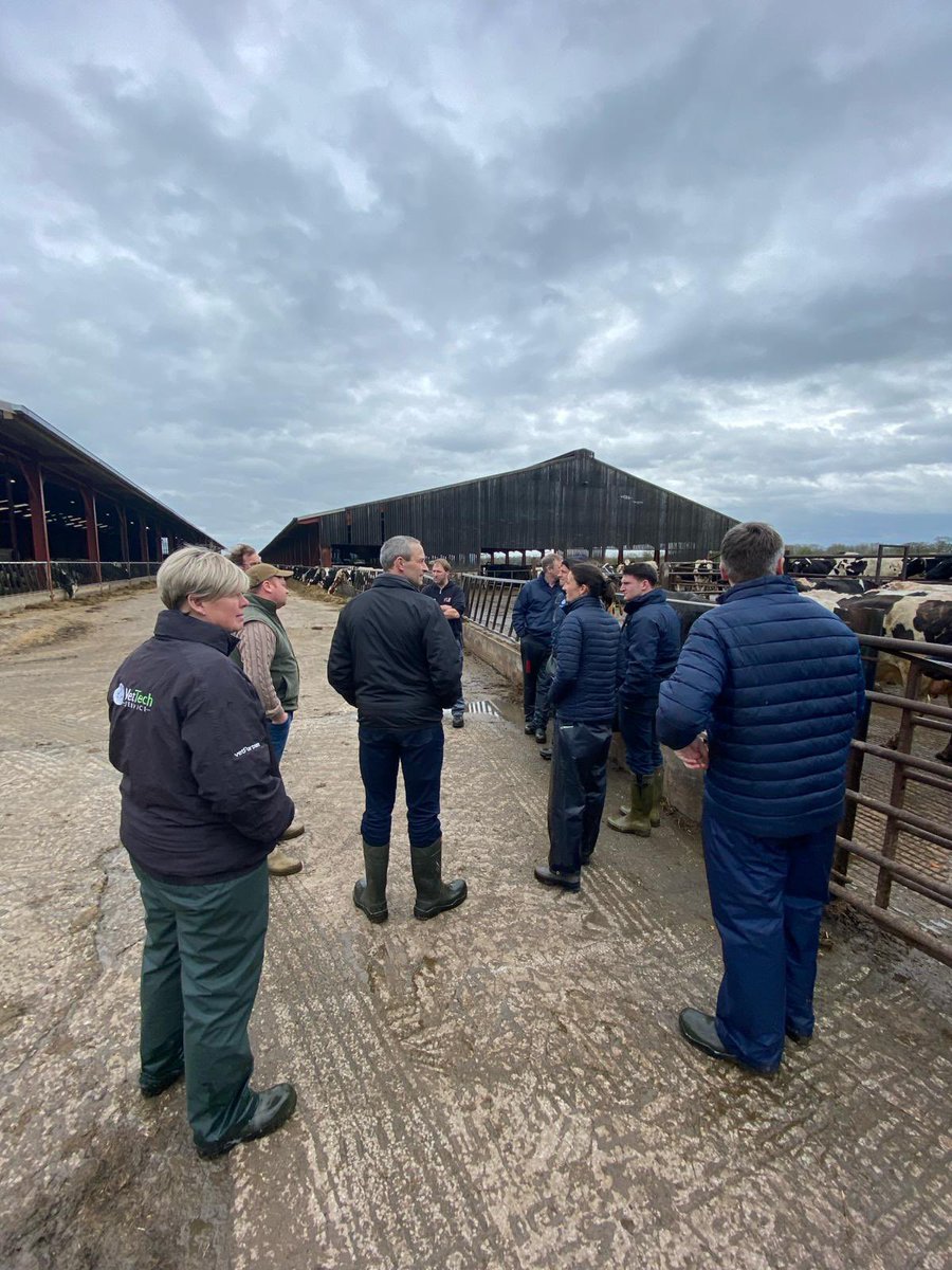 Great first meeting with @HerdVisionCam @ElancoLivestock today with @NantwichFarmVet 🐄🐄 Great opportunity to look at the Herd vision camera in action and also look at the benefit of BCS in improving transition success 🐄🐄