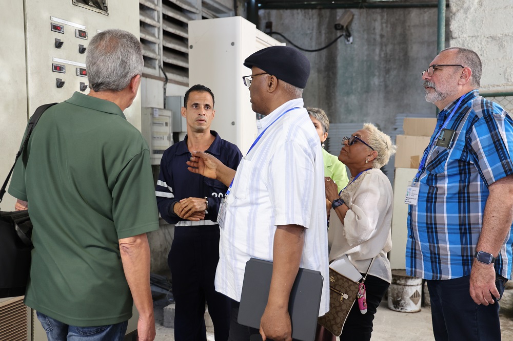 opscuba's tweet photo. Con un ejercicio práctico en el terreno continuó hoy el Taller Regional sobre Gestión Efectiva de Vacunas (GEV) 💉 que se desarrolla en Cuba esta semana. https://t.co/e6IU1bXcTe