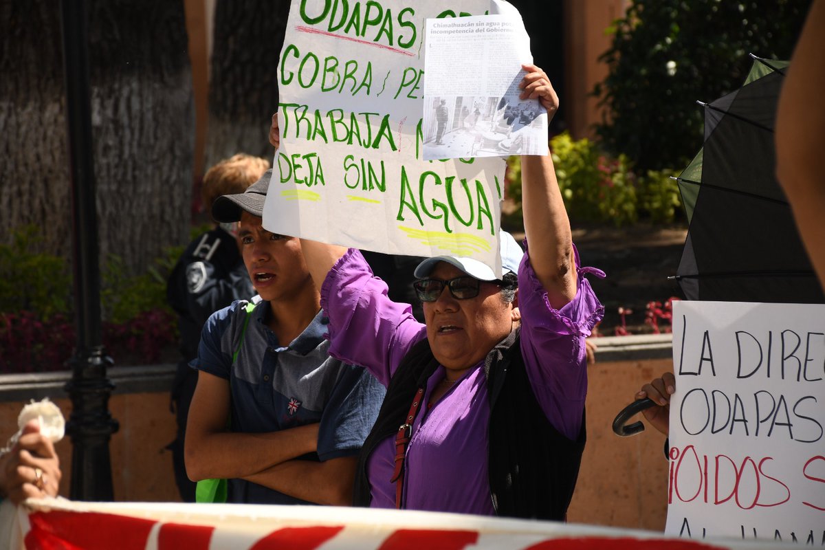 En el municipio de Chimalhuacán, #Edomex, el gobierno no garantiza los servicios básicos a sus habitantes. Hay crisis de agua, de recolección de basura, de alumbrado público, de seguridad, etcétera. #XóchitlFloresNoCumple