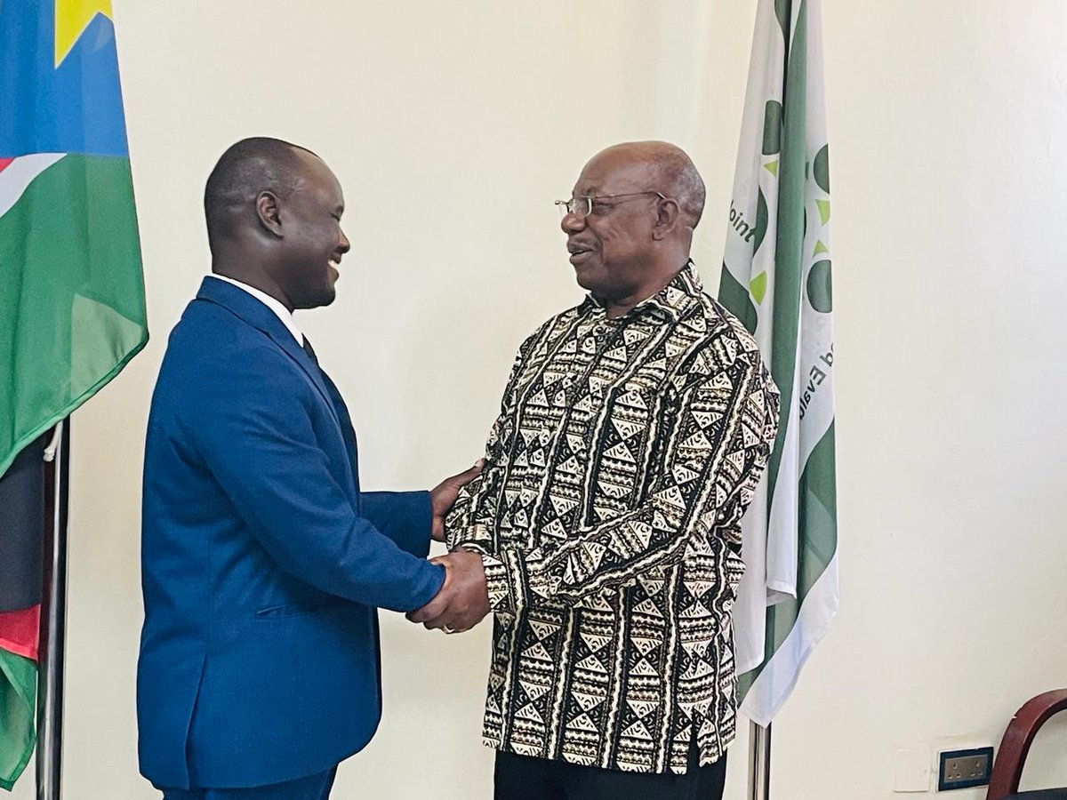 IGAD Head of Mission to S.Sudan, Mr. @kwaje_david, today paid a courtesy call to @RJMECsouthsudan Chairperson, Amb. @MajGenGituai. The two discussed matters pertaining the progress of the peace process, and emphasised on closer coordination between the RJMEC & the regional body.