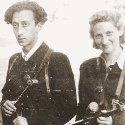 Abba Kovner (z''l) & Vitka Kempner (z''l) were born on March 14 - four years apart. The two eventually became husband and wife. They led the Vilna Ghetto Uprising and formed the all-Jewish 'Avengers' partisan unit. Learn more here: jewishpartisans.org/kovnerandkempn… #holocausteducation