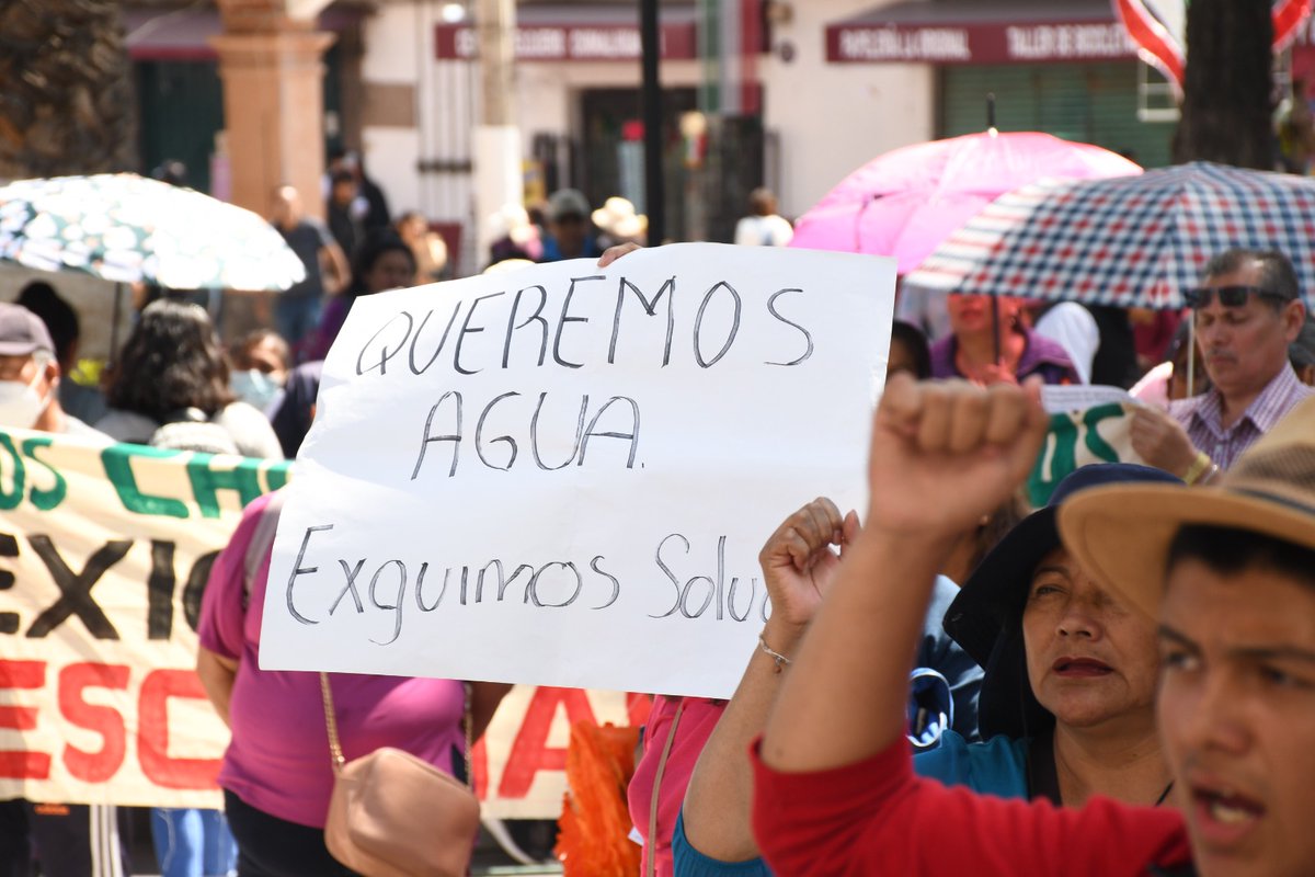 #XóchitlFloresNoCumple
Exigimos solución en Chimalhuacán a dos años de gobierno no an dado una solución a este gran problema que es de tal importancia para el ser humano