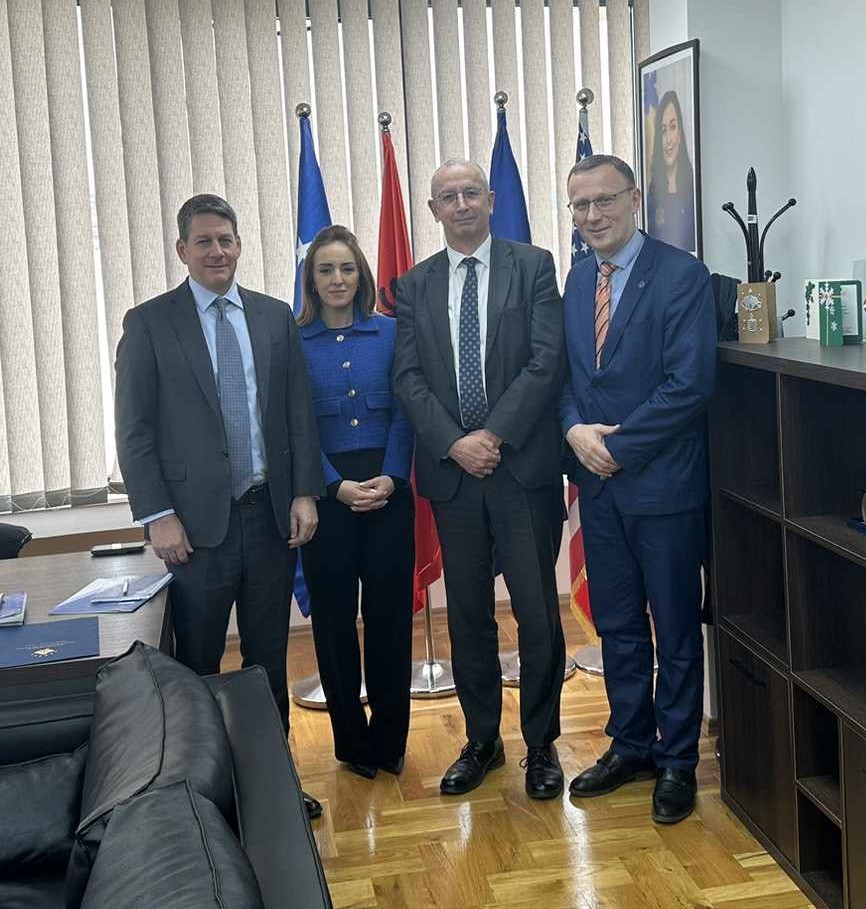 Amb @DavenportOSCE met newly elected #KPC Chair Ardian Hajdaraj & D/Chair Jehona Makolli Grantolli. Discussed non-majority community representation, Chief Prosecutor appt. issue & Joint Statement of Commitment. Reiterated Mission’s cont. support towards strengthening rule of law.