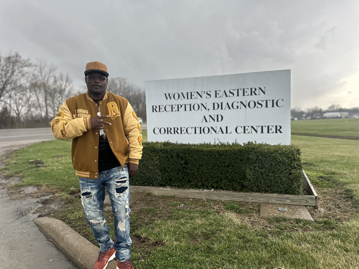 FreeBobbyBostic's tweet image. Today I visited the Women’s prison at Vandalia and talked to the women there. Patty Prewitt has been there over 36 years and she deserves a second chance. #freepattyprewitt