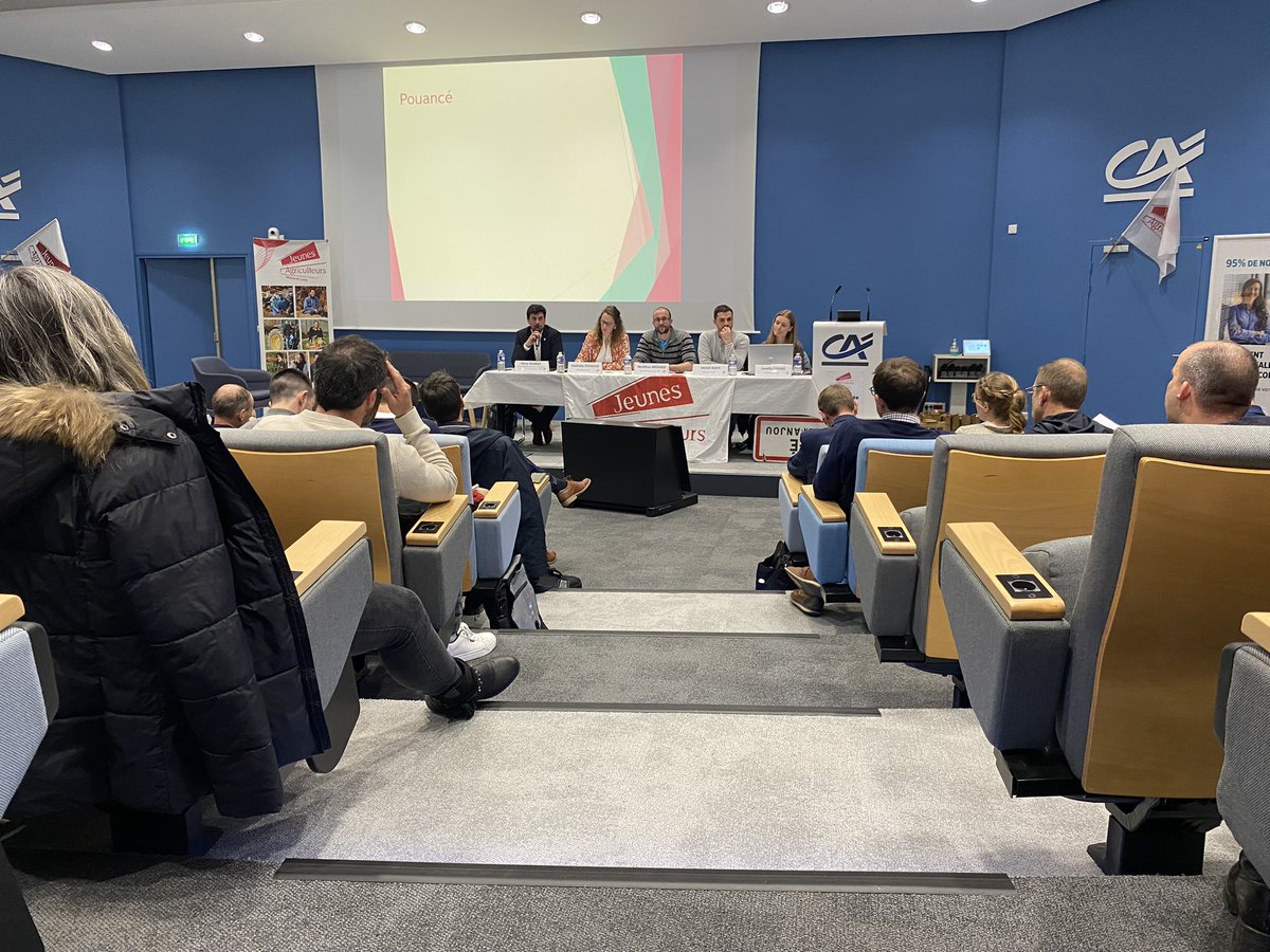 🌾 [Assemblée générale] 🌾
Lacement de l’AG des Jeunes Agriculteurs de Maine et Loire ! C’est l’occasion idéale pour les adhérents, les élus et les partenaires de se retrouver et d’échanger tous ensemble 👨‍🌾 

Nous sommes ravis de vous accueillir à cette AG 🌞