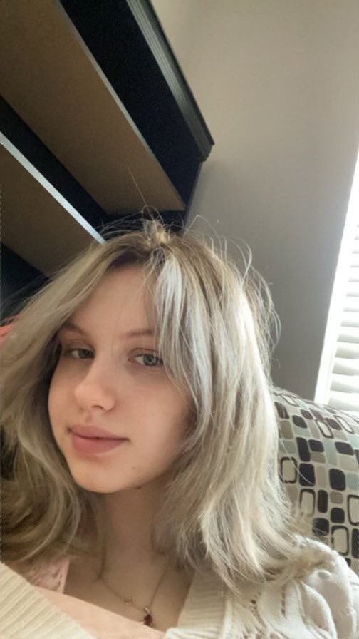 loridoerr's tweet photo. This is one of my beautiful daughters, AriAnn! https://t.co/8GQ16Or9fI