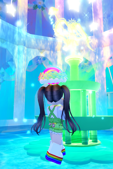 RoyaleHistory's tweet photo. The rainy season has arrived in Divinia at Old Royale High Lobbys! 🌧
🍀 Look out for the dewdrop showers! 💧 A special dewdrop prize awaits for you once it stops raining!
🍀 After every shower comes a rainbow! 🌈
🍀 Get blessed with Lucky Halo 2019 at the fountain! ⛲ https://t.co/iWwZkFnLIf