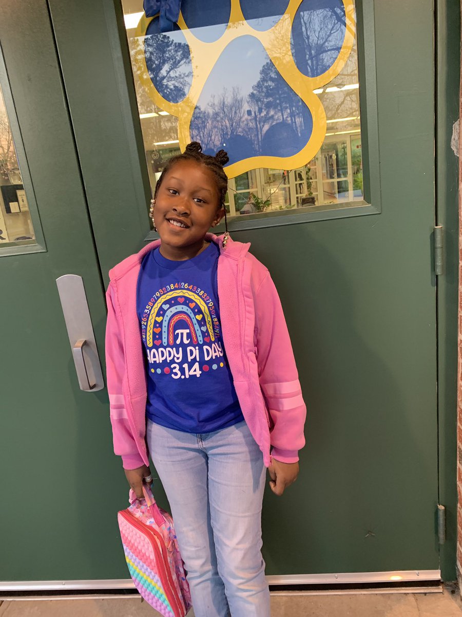 SheWeEXCELlence's tweet photo. Happy Pi Day💛💙💛💙💛 https://t.co/nJ8eD88sfh