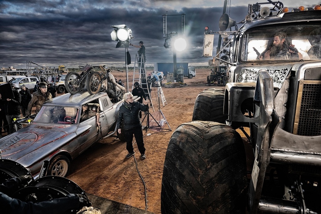 Now I love a great Unit photograph but equally I love a great bts image.
For me they are my landscapes. <a href="/chrishemsworth/">Chris Hemsworth</a> #chrishemsworth <a href="/anyataylorjoy/">Anya Taylor Joy</a> #anyataylorjoy #tomburke #georgemiller I had been looking for a shot of George with his main cast for w… instagr.am/p/C4gkW8vhLY5/